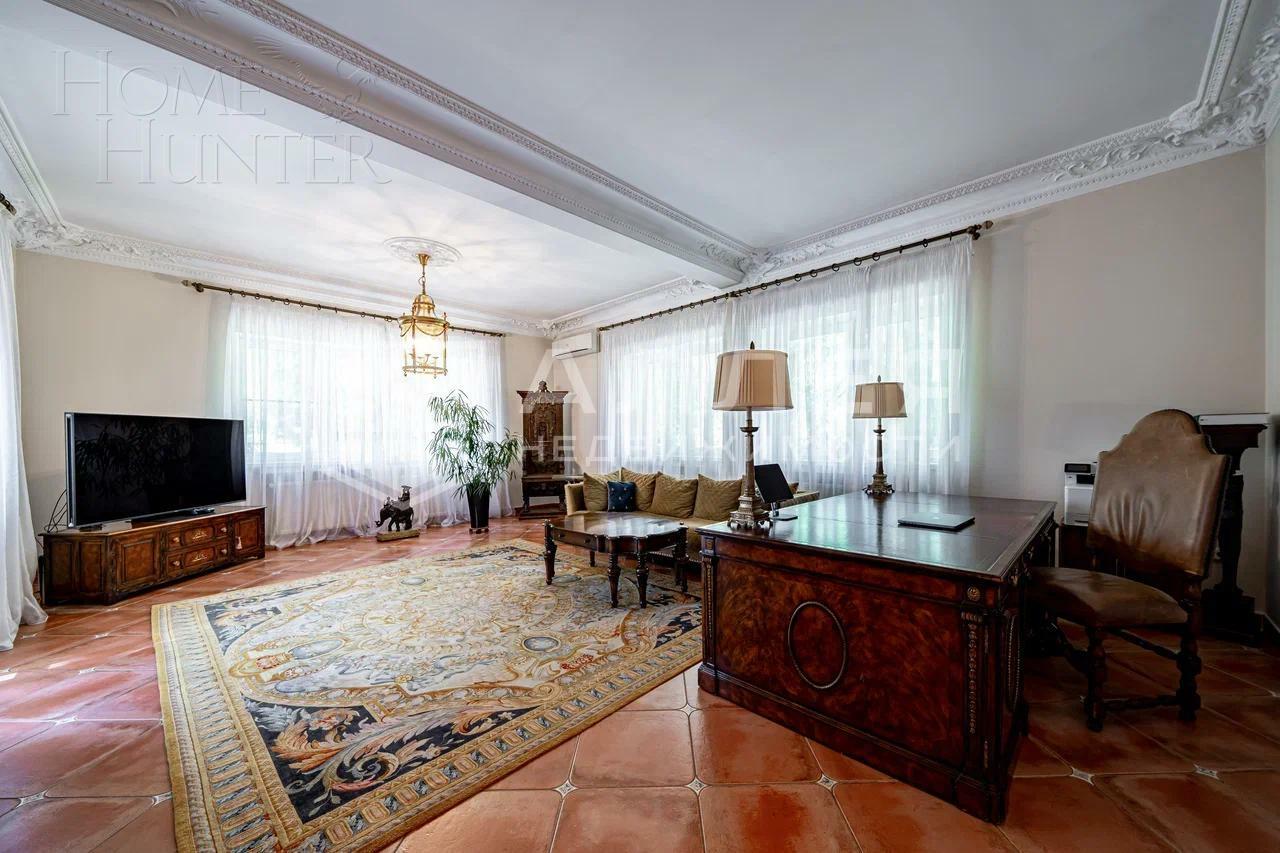 2-этажный коттедж 850 м² с отделкой