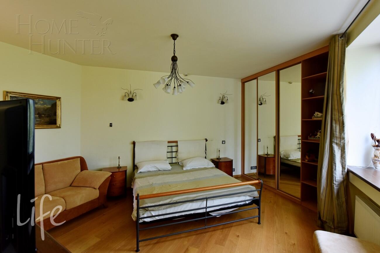 3-этажный коттедж 2 400 м² с отделкой