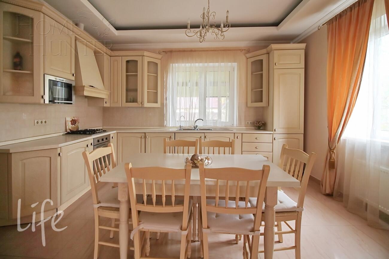 2-этажный коттедж 300 м² с отделкой