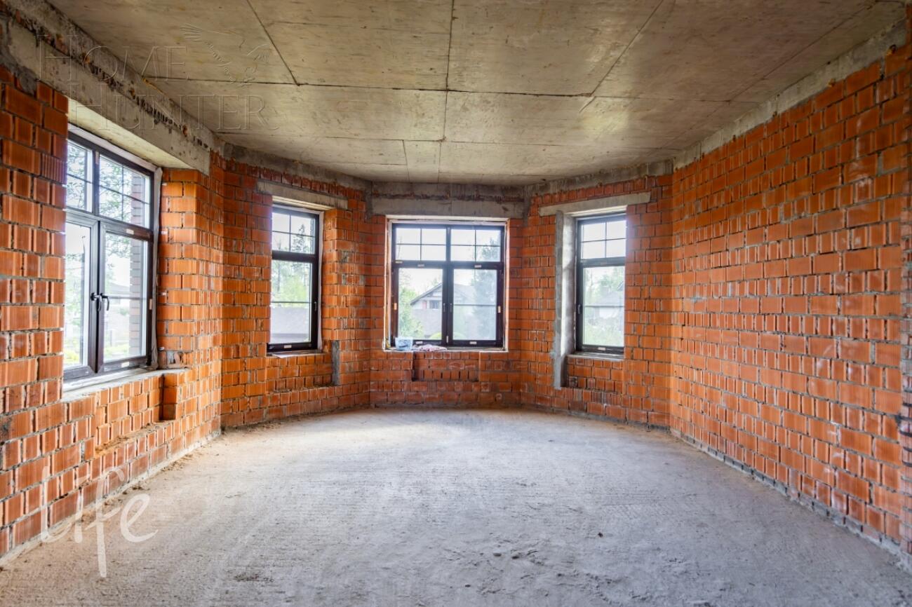 3-этажный коттедж 600 м² без отделки