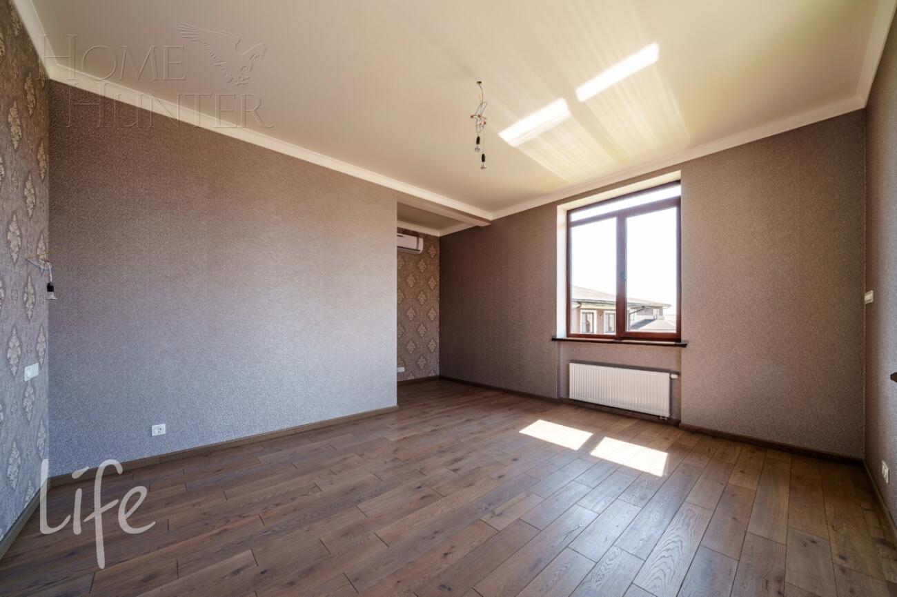 2-этажный коттедж 400 м² с отделкой