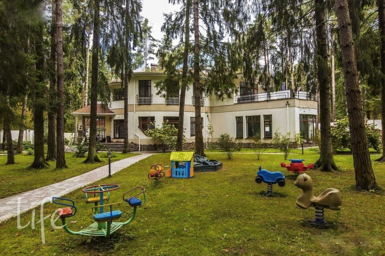 2-этажный коттедж 850 м² с отделкой