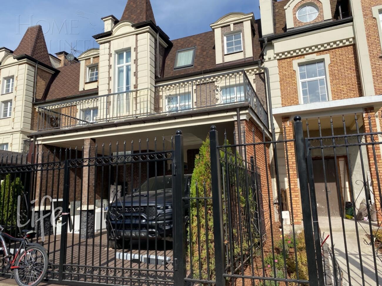 2-этажный таунхаус 345 м² с отделкой