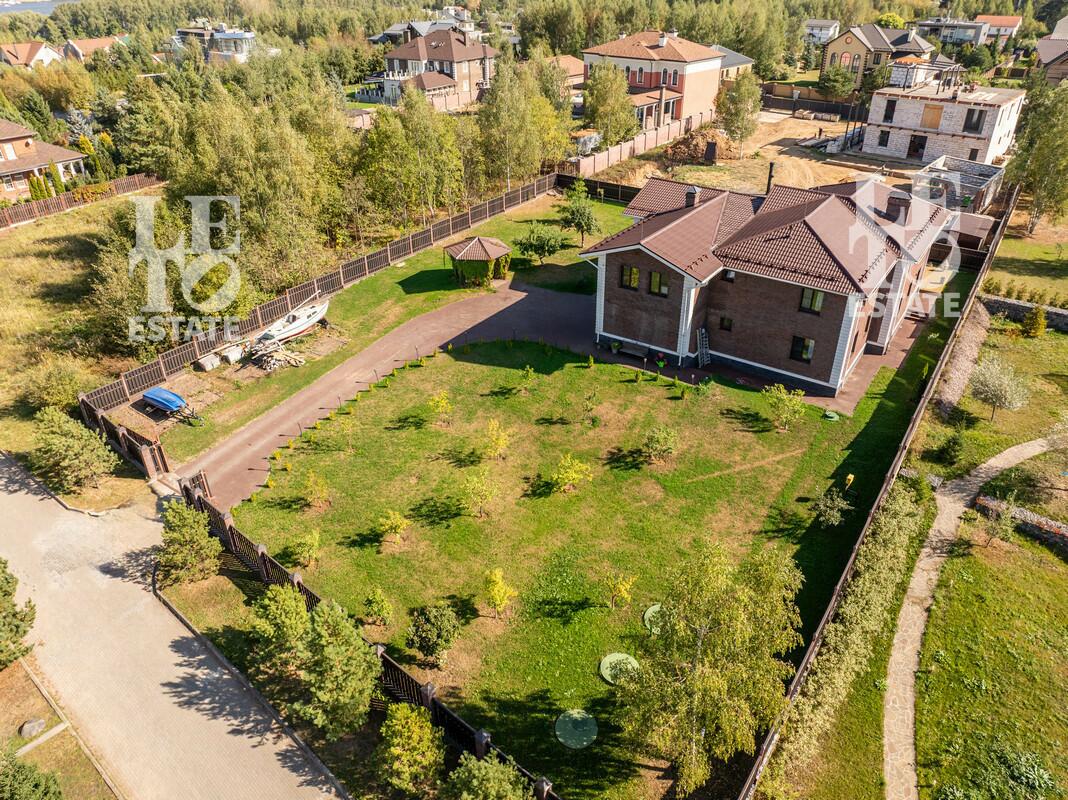 2-этажный коттедж 495.7 м² с отделкой