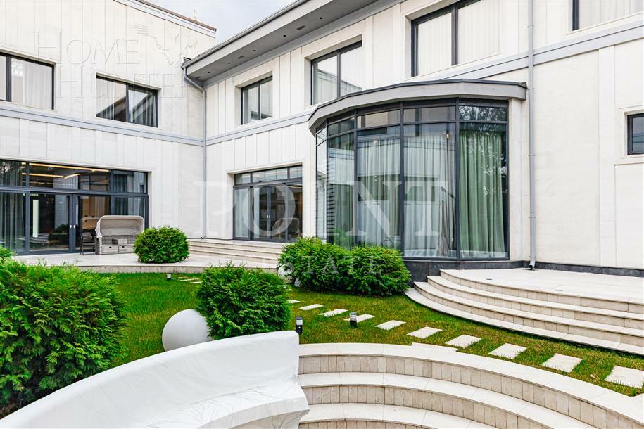 2-этажный коттедж 2 000 м² с отделкой