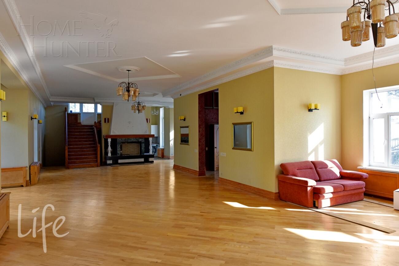 2-этажный коттедж 1 300 м² с отделкой