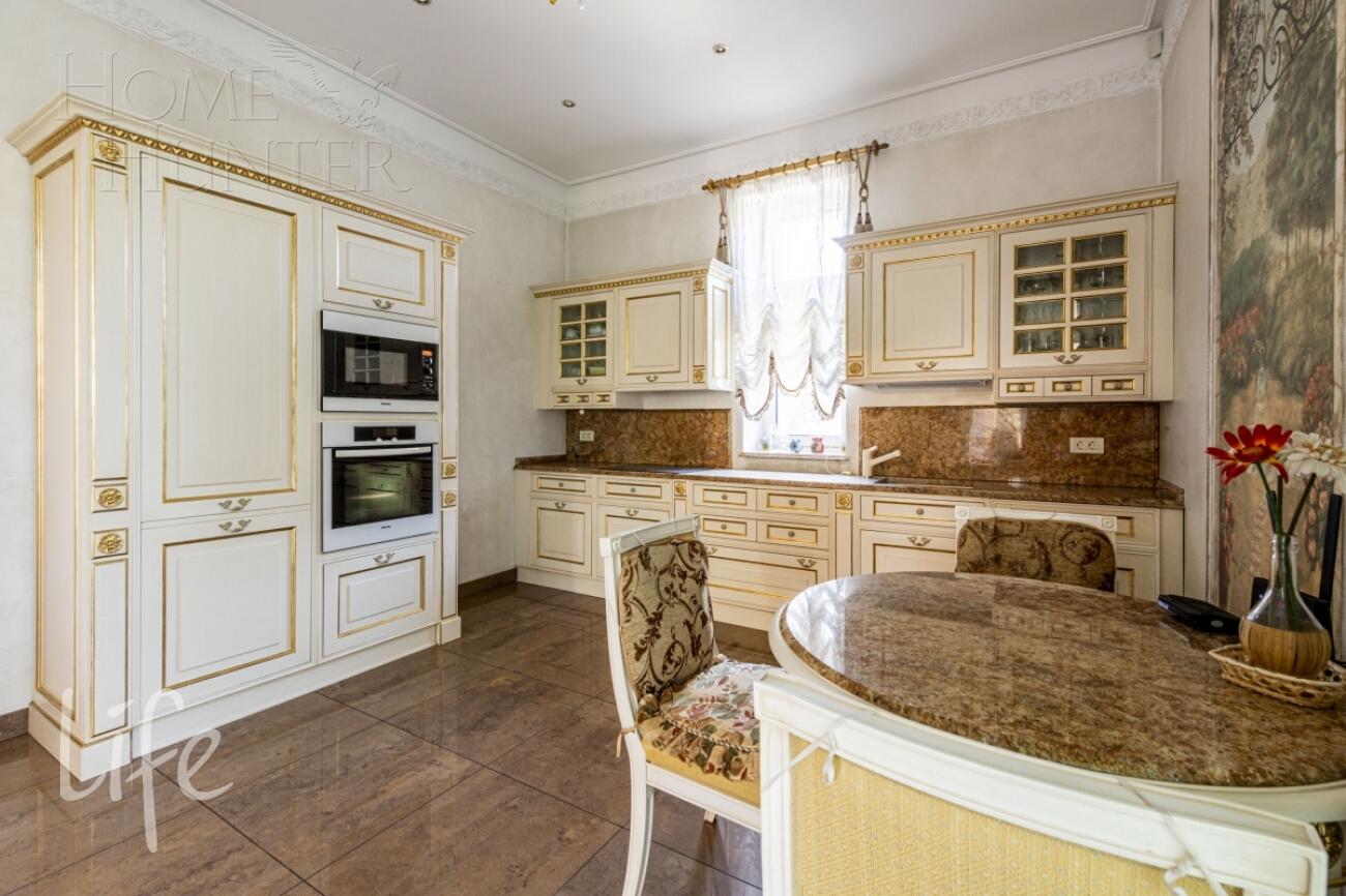 2-этажный коттедж 500 м² с отделкой