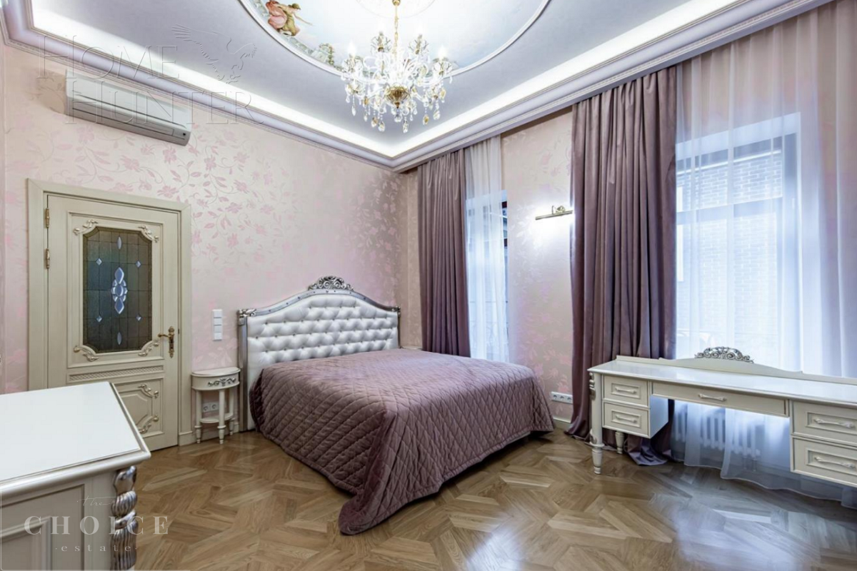 3-этажный коттедж 920 м² с отделкой