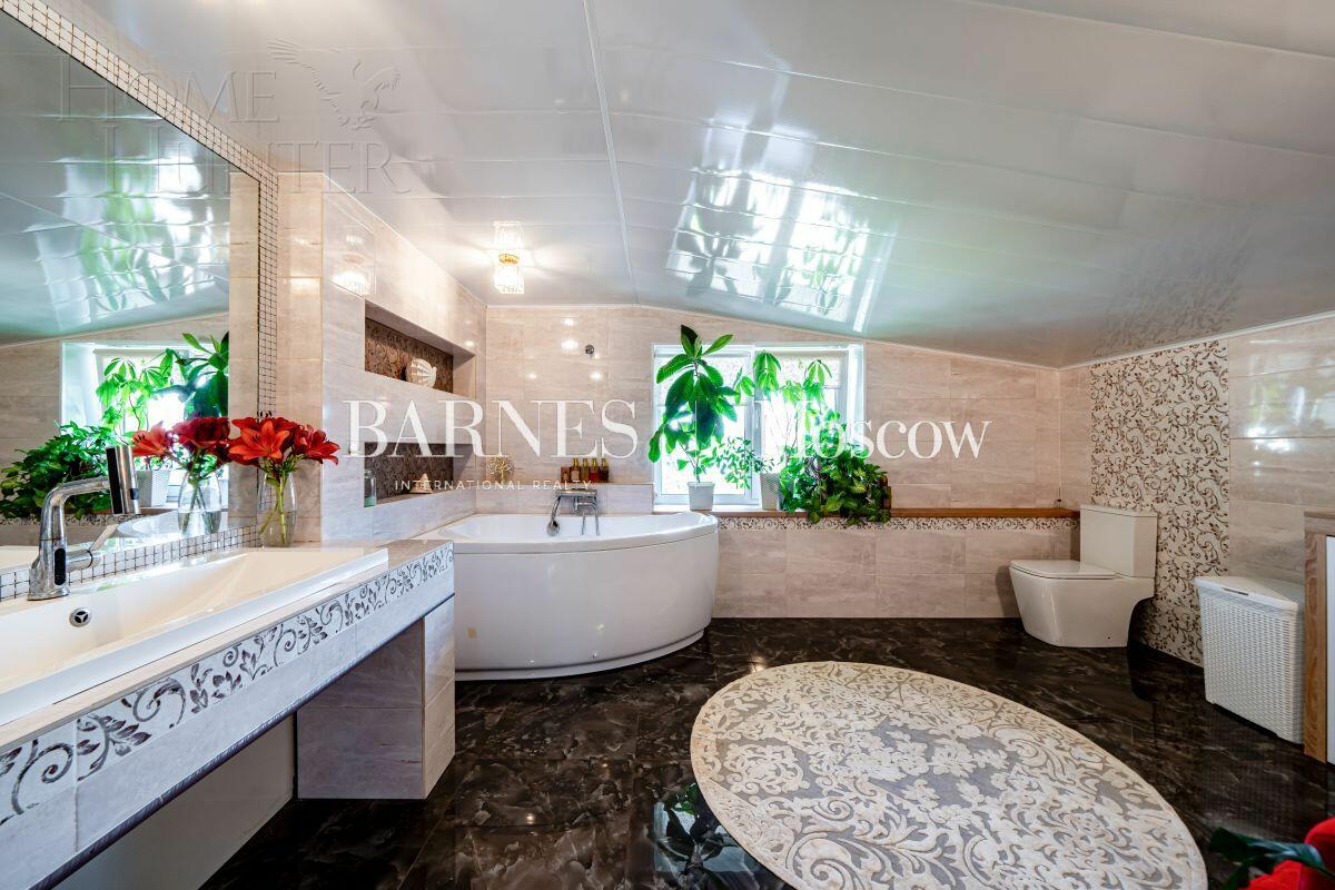 2-этажный коттедж 328 м² с отделкой