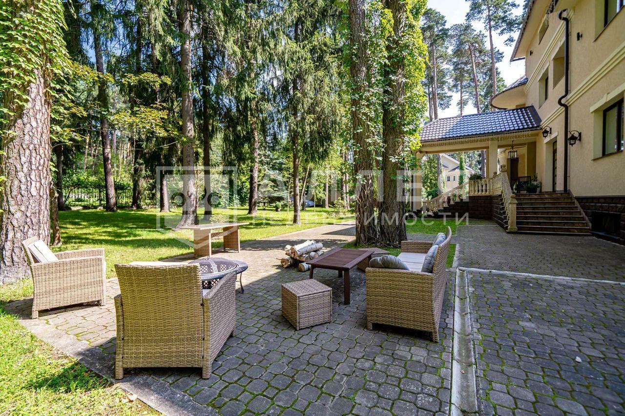 2-этажный коттедж 850 м² с отделкой