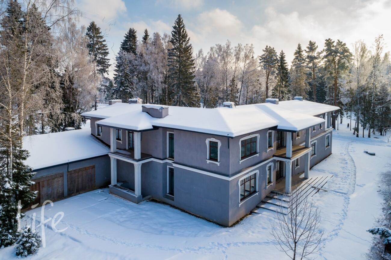 2-этажный коттедж 1 638 м² без отделки