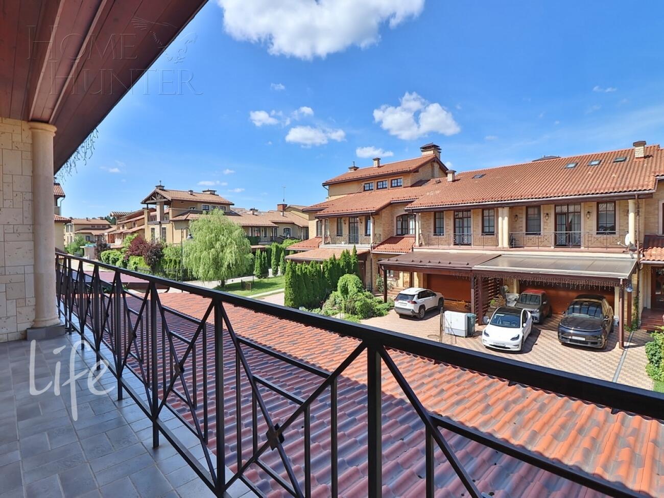 2-этажный таунхаус 345 м² с отделкой