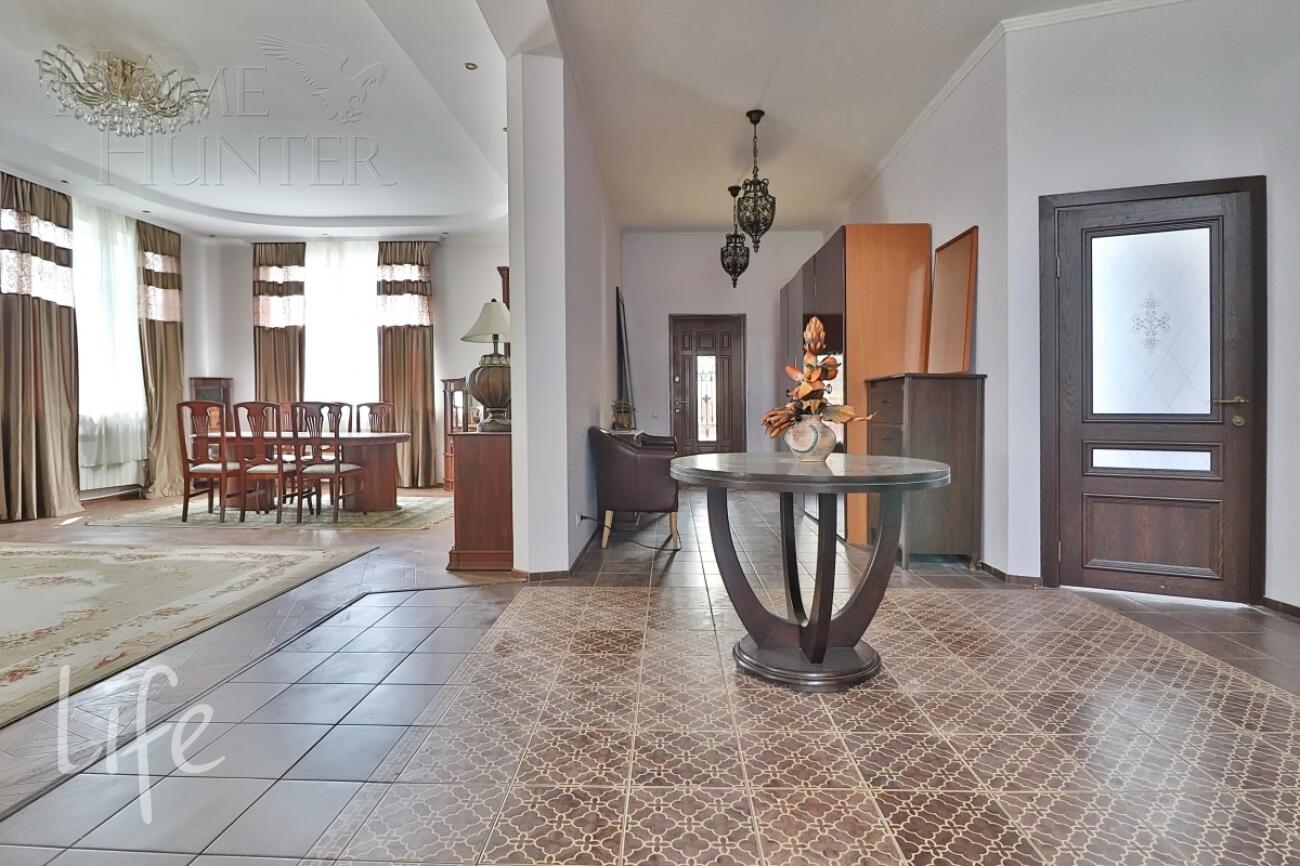 2-этажный коттедж 320 м² с отделкой