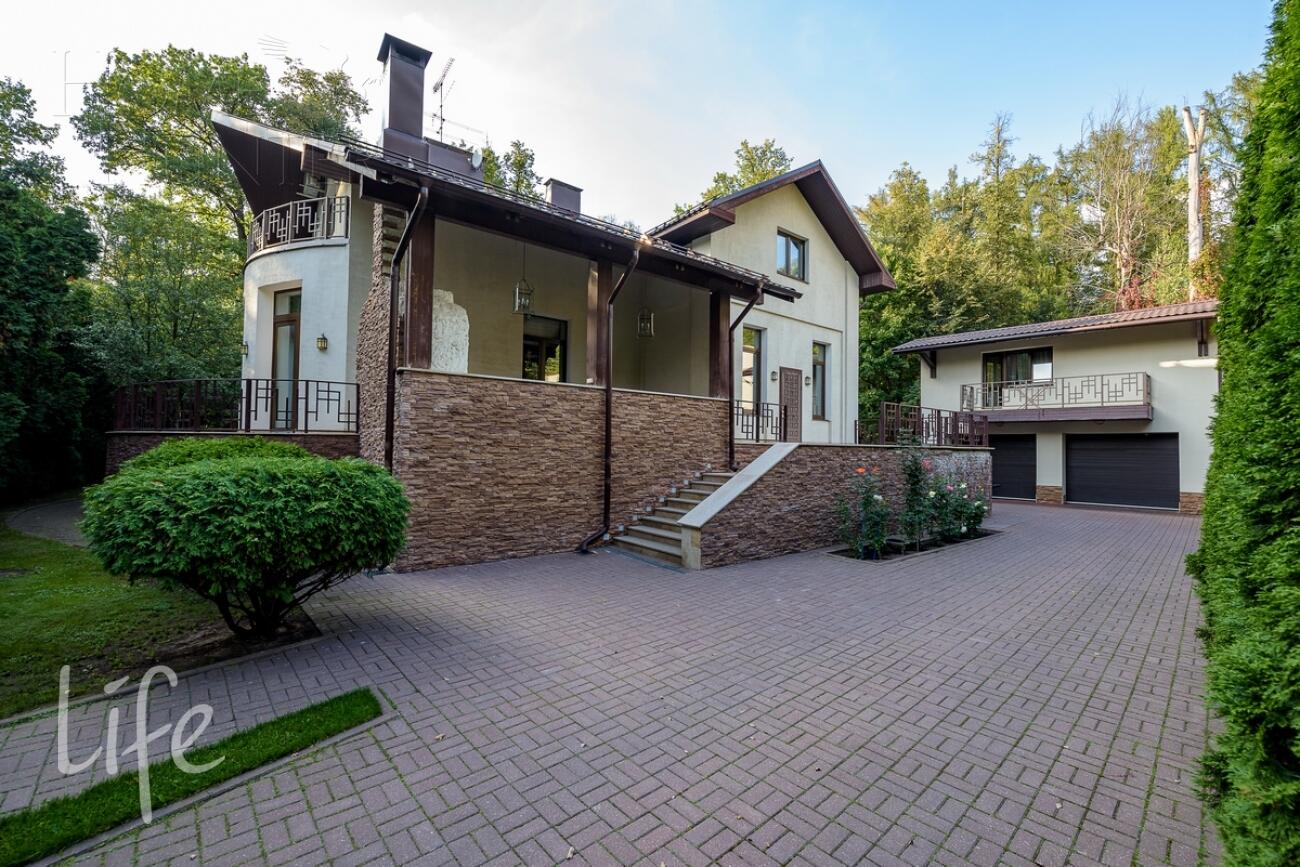 2-этажный коттедж 600 м² с отделкой