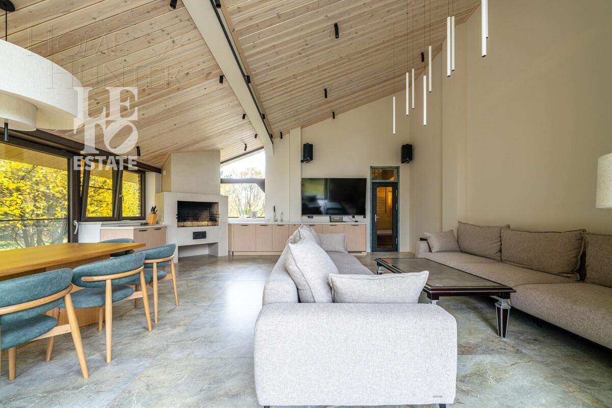 2-этажный коттедж 443 м² с отделкой