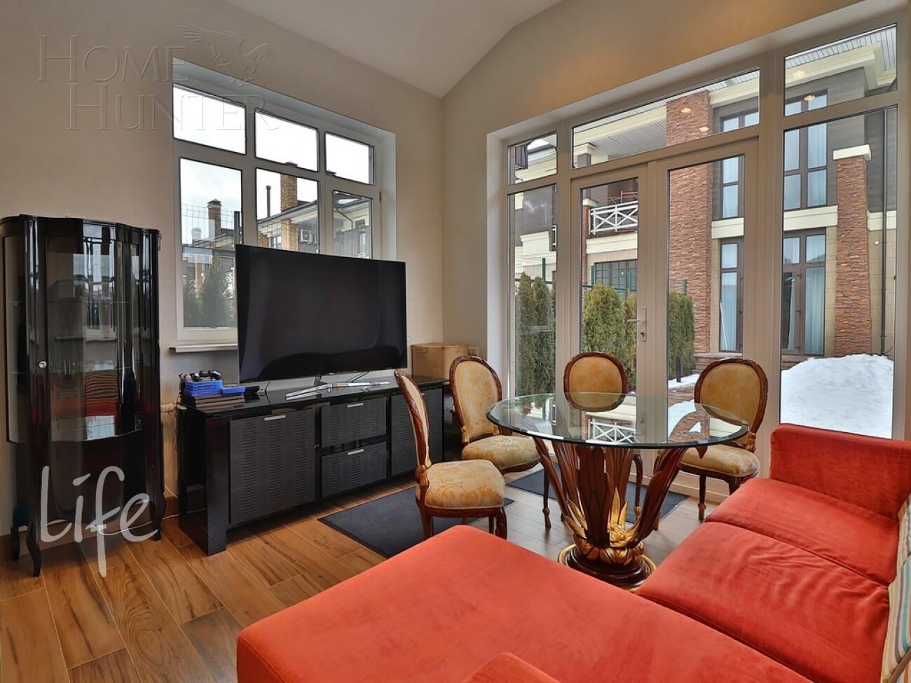 2-этажный таунхаус 290 м² с отделкой