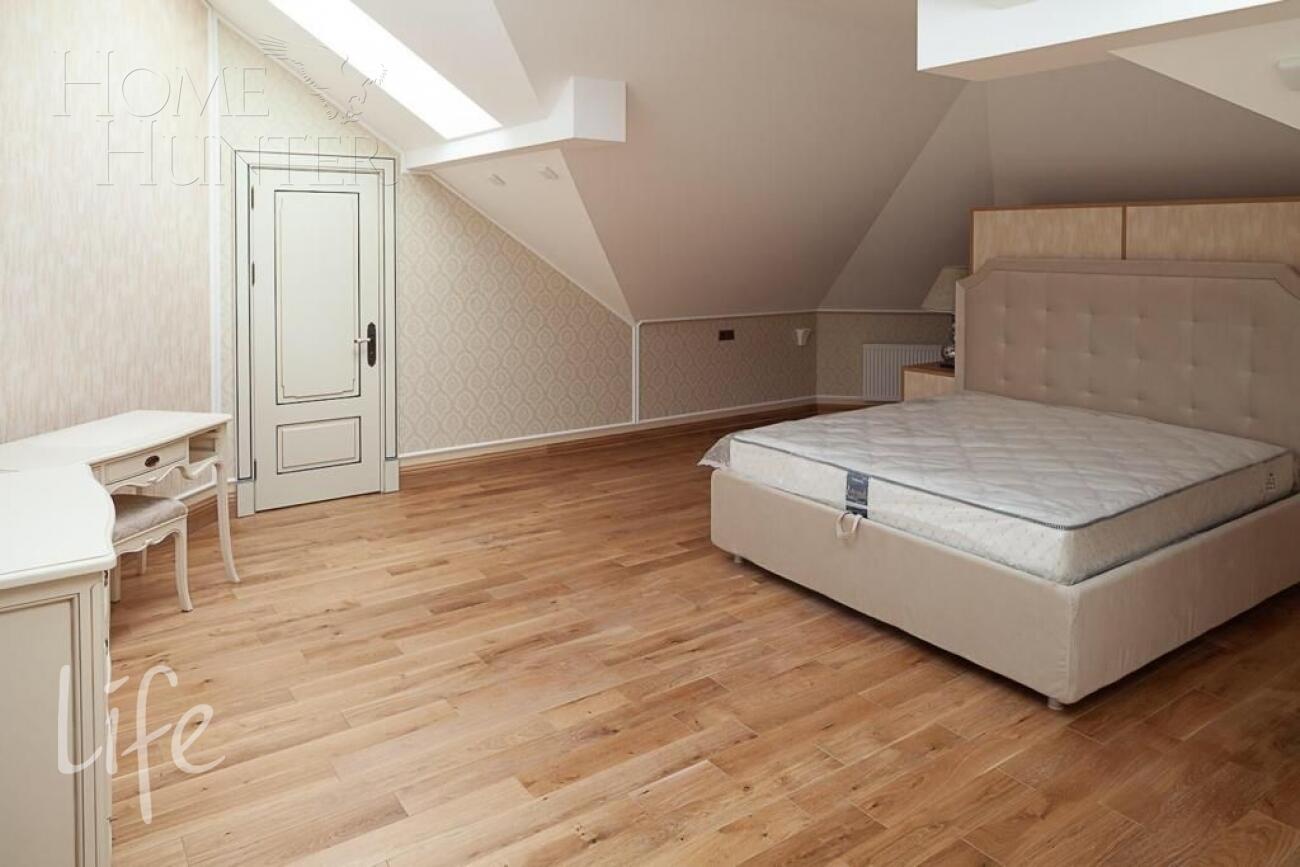 2-этажный коттедж 1 700 м² с отделкой