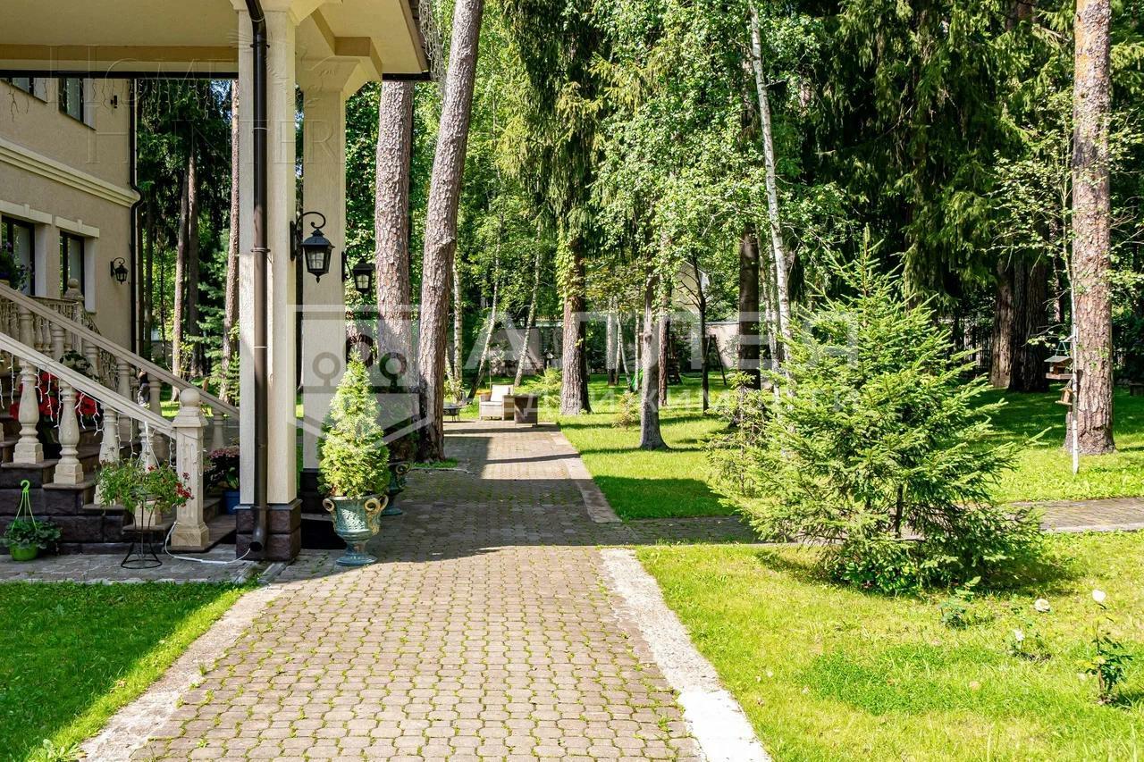 2-этажный коттедж 850 м² с отделкой