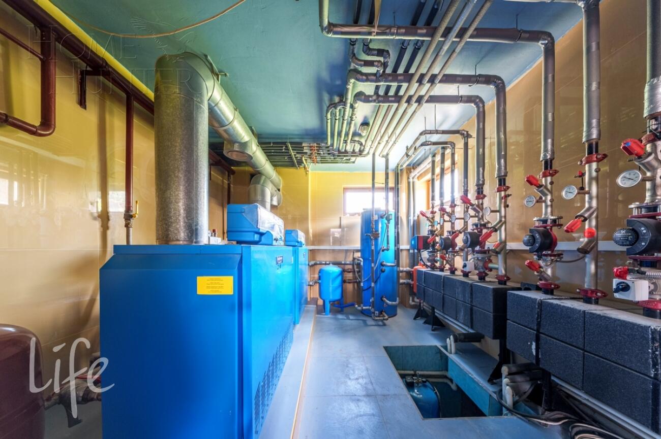 2-этажный коттедж 1 300 м² без отделки