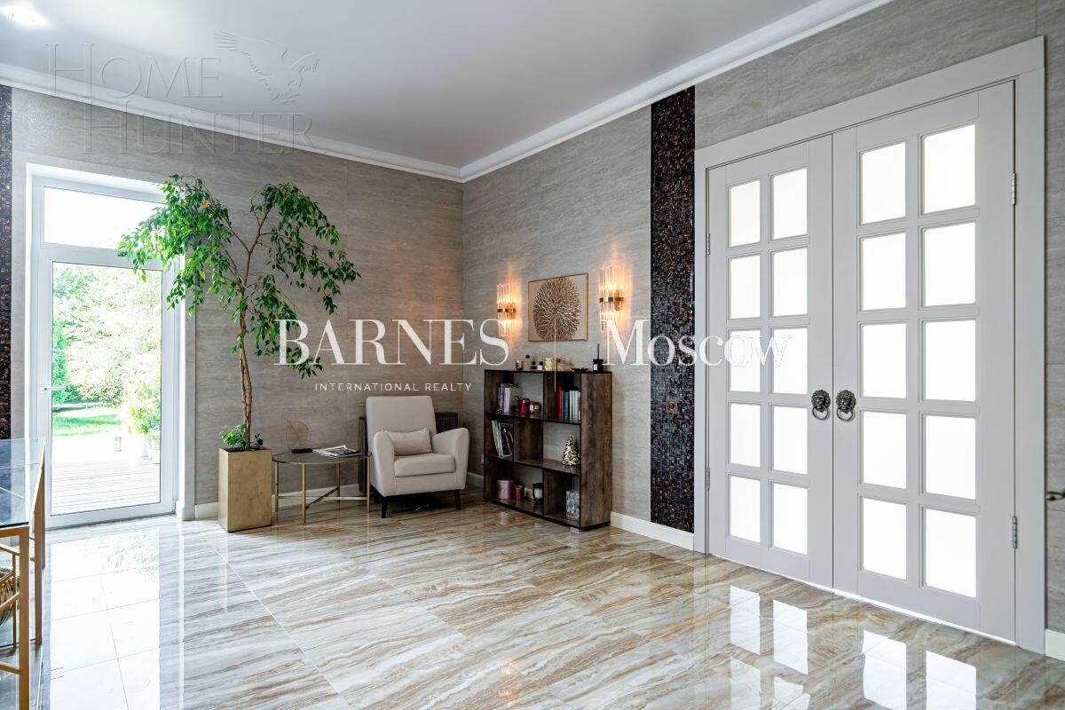 2-этажный коттедж 328 м² с отделкой