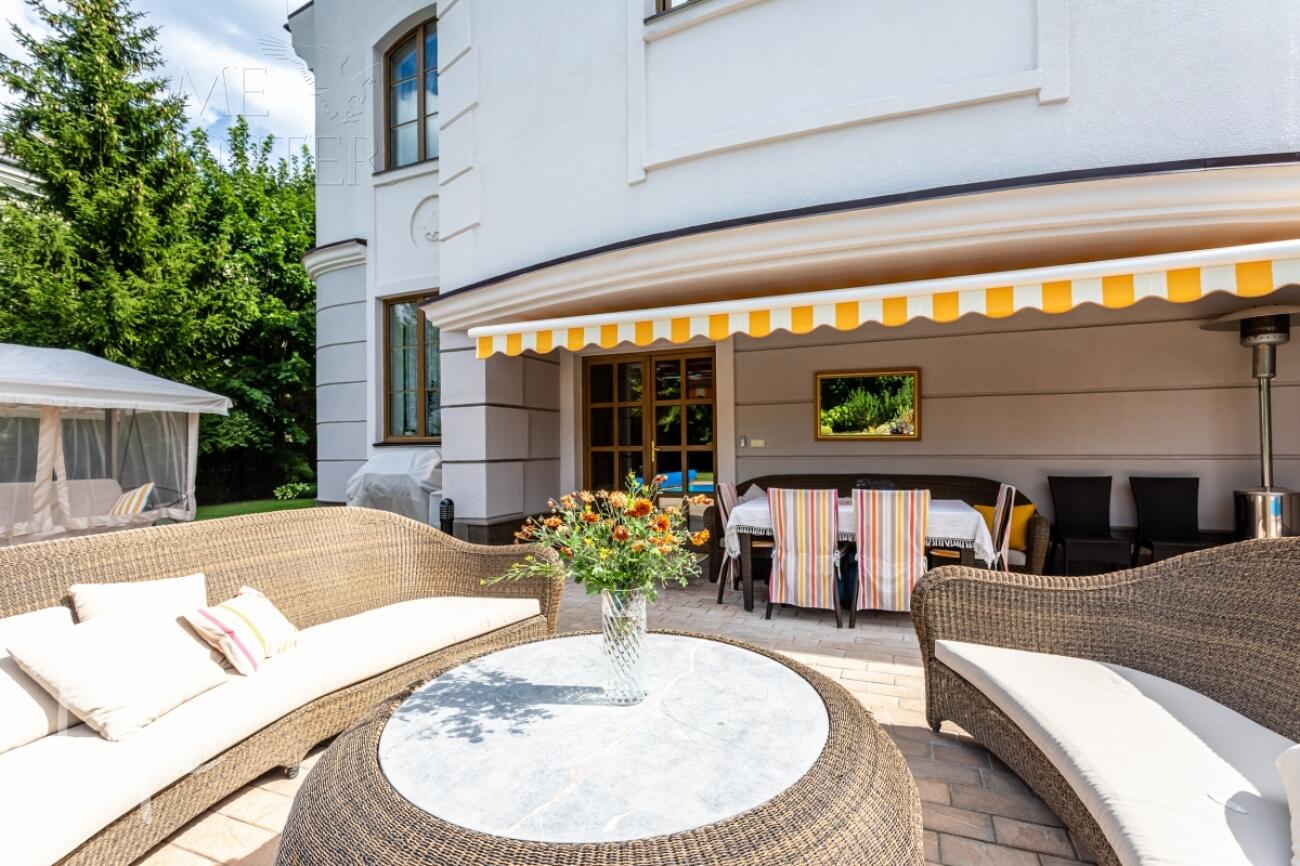 3-этажный коттедж 750 м² с отделкой