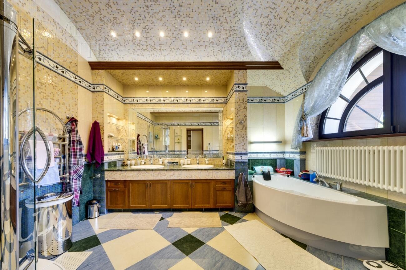 2-этажный коттедж 880 м² с отделкой