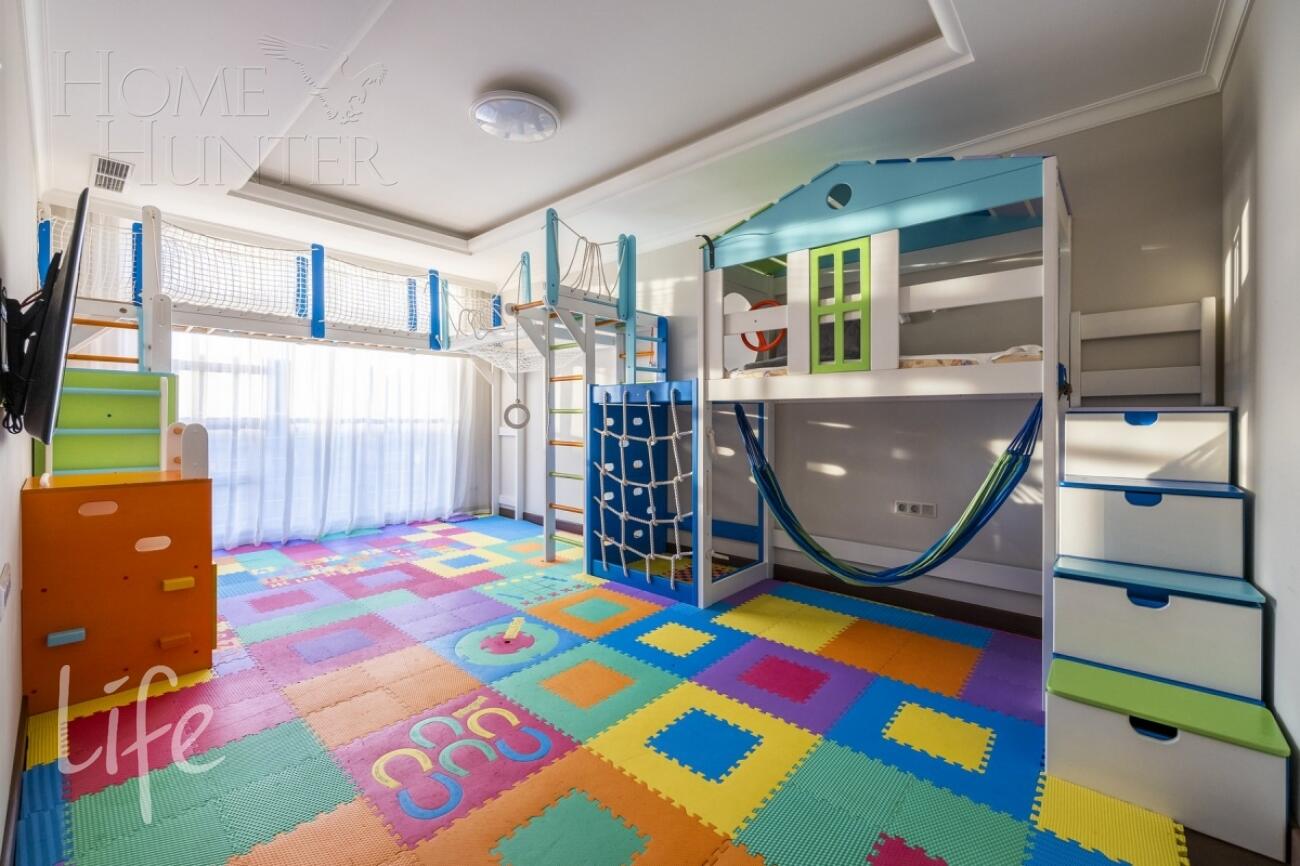 3-этажный таунхаус 310 м² с отделкой