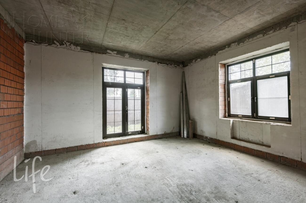 3-этажный коттедж 600 м² без отделки