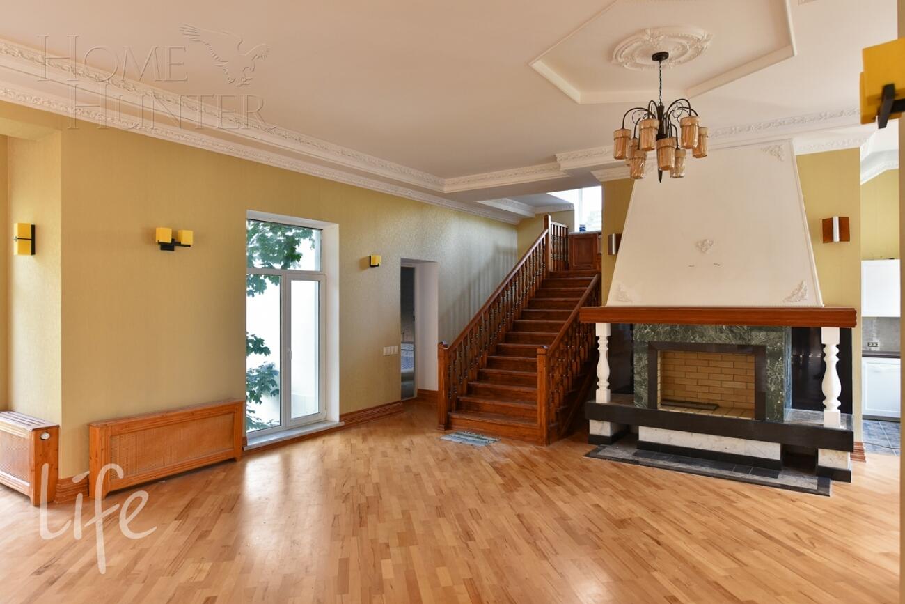 2-этажный коттедж 1 300 м² с отделкой