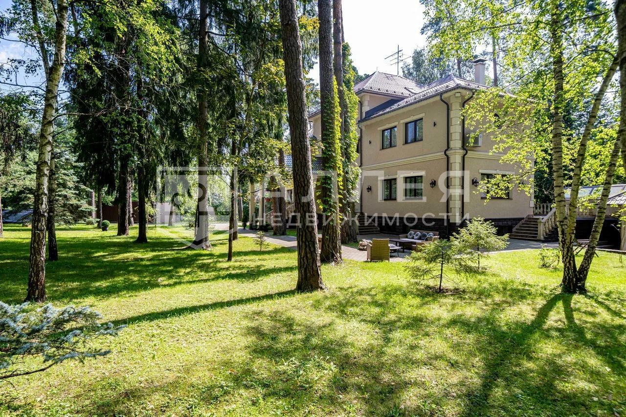 2-этажный коттедж 850 м² с отделкой