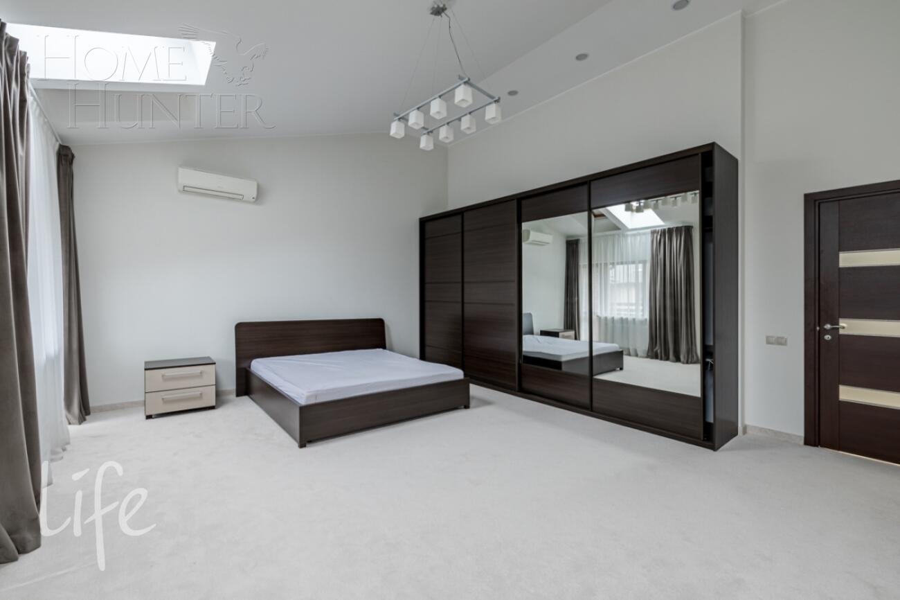 2-этажный таунхаус 220 м² с отделкой