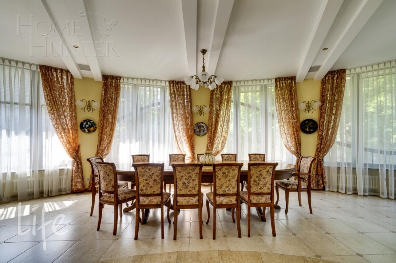 2-этажный коттедж 880 м² с отделкой