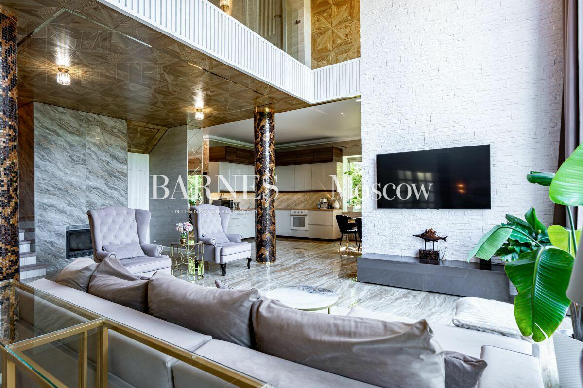 2-этажный коттедж 328 м² с отделкой