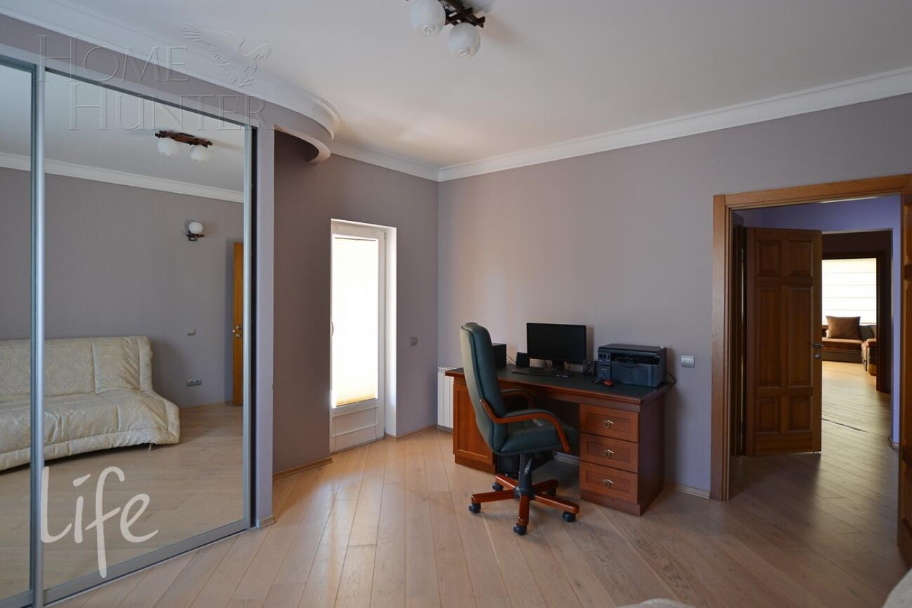 2-этажный коттедж 600 м² с отделкой