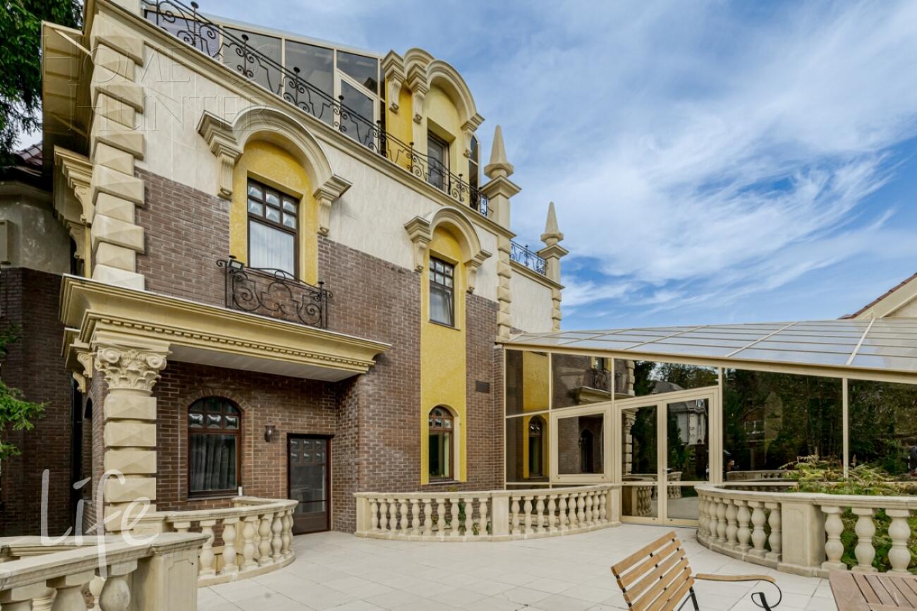 2-этажный коттедж 970 м² с отделкой