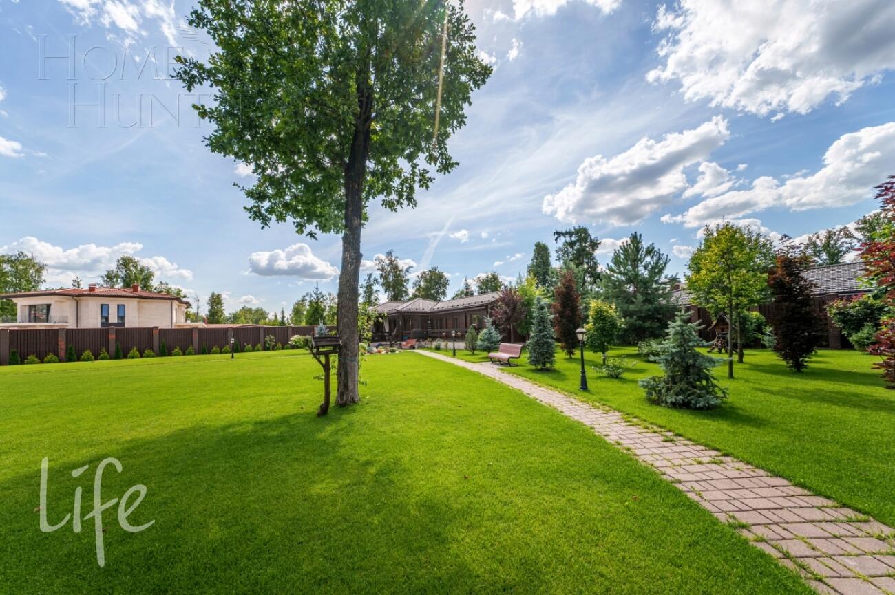 2-этажный коттедж 1 300 м² без отделки