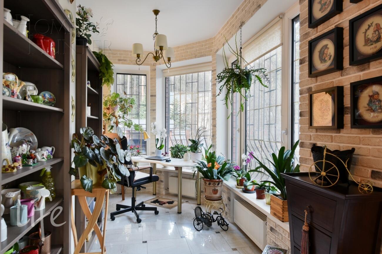 3-этажный коттедж 450 м² с отделкой