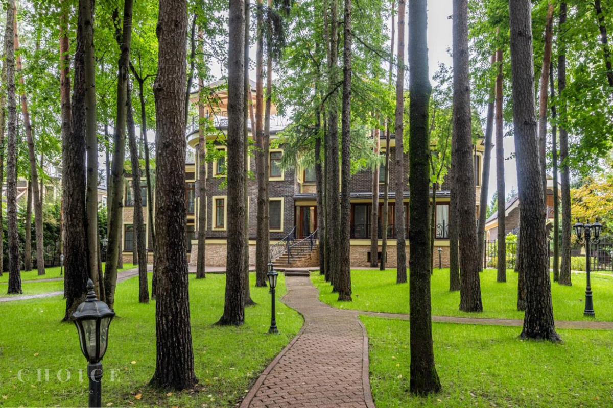 3-этажный коттедж 920 м² с отделкой