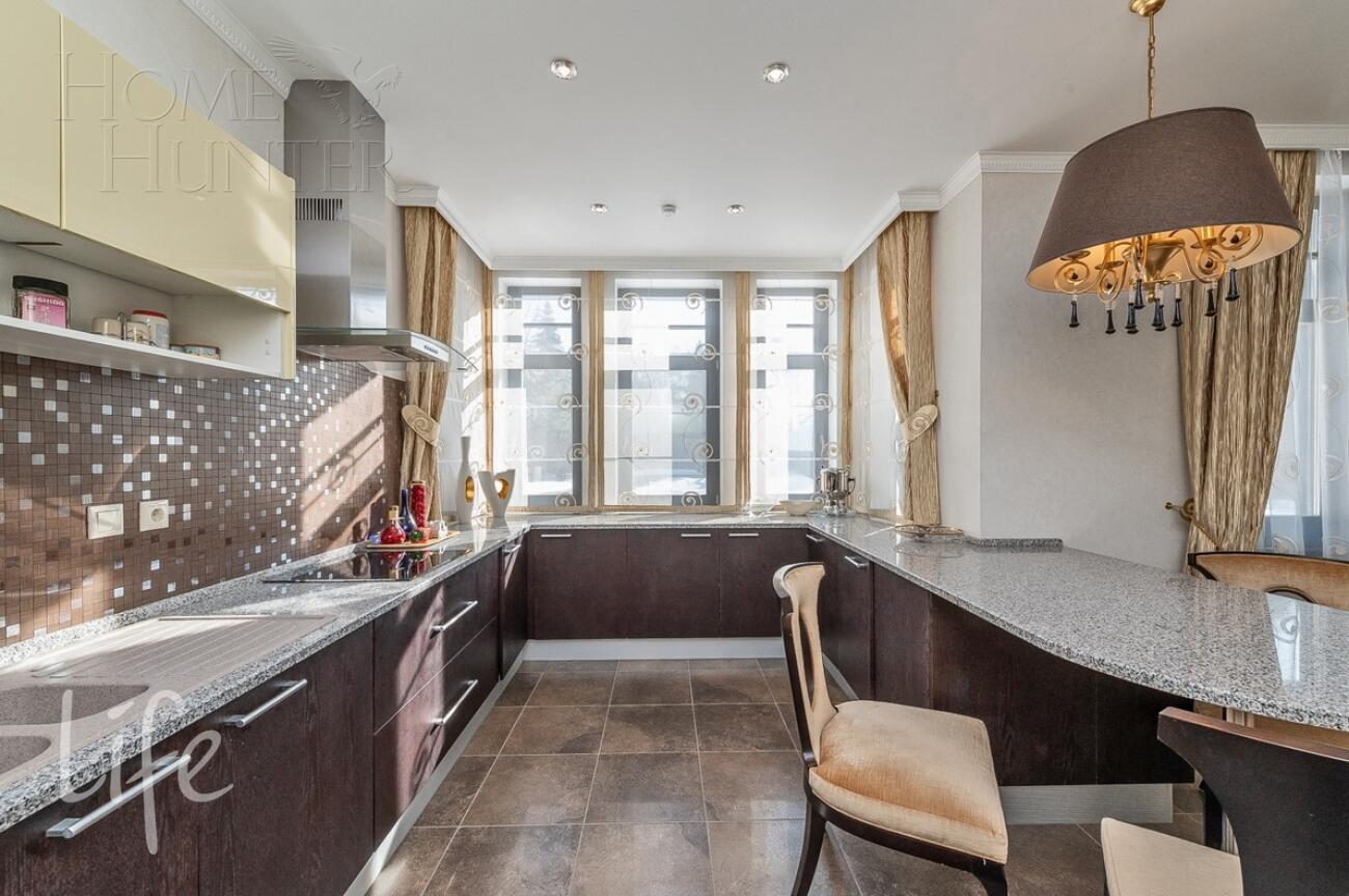 КОТТЕДЖ 528 м² с отделкой