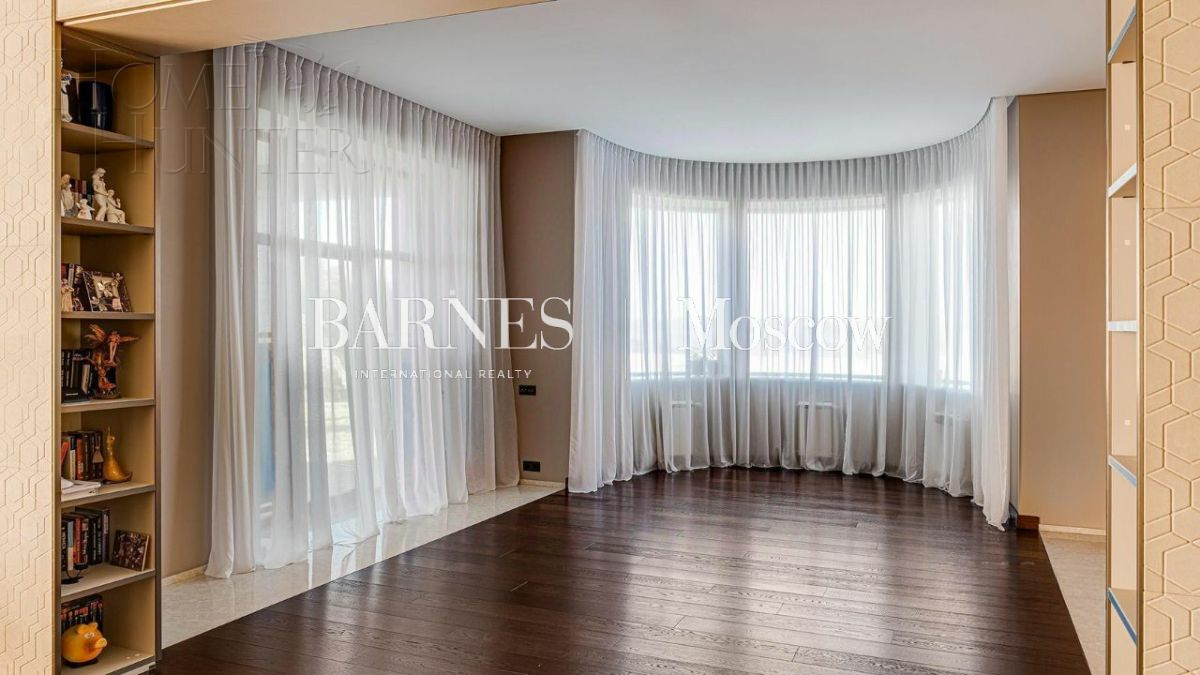 2-этажный коттедж 438 м² с отделкой