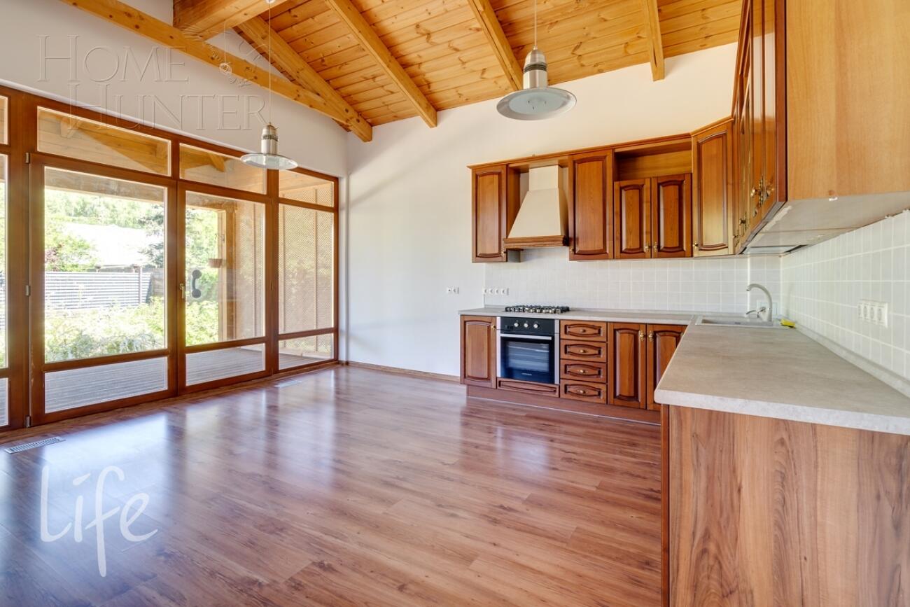 1-этажный коттедж 240 м² с отделкой