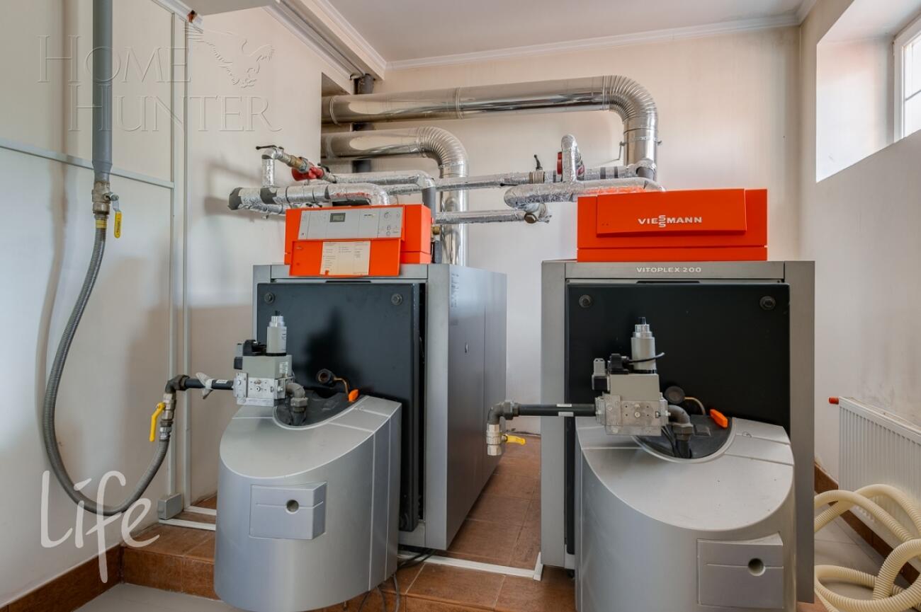 3-этажный коттедж 1 650 м² с отделкой