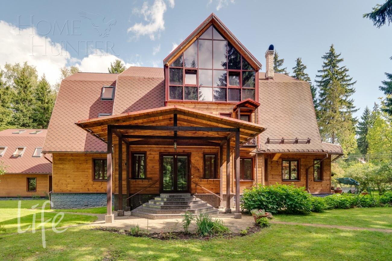 3-этажный коттедж 650 м² с отделкой