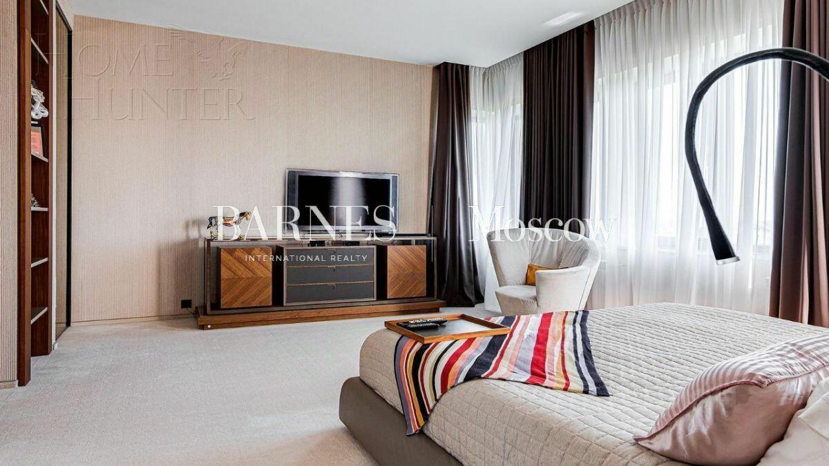 2-этажный коттедж 438 м² с отделкой