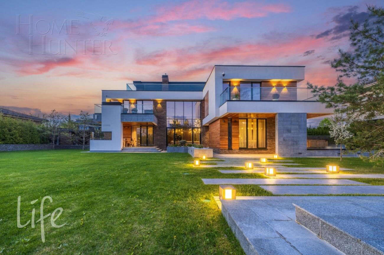 2-этажный коттедж 550 м² с отделкой