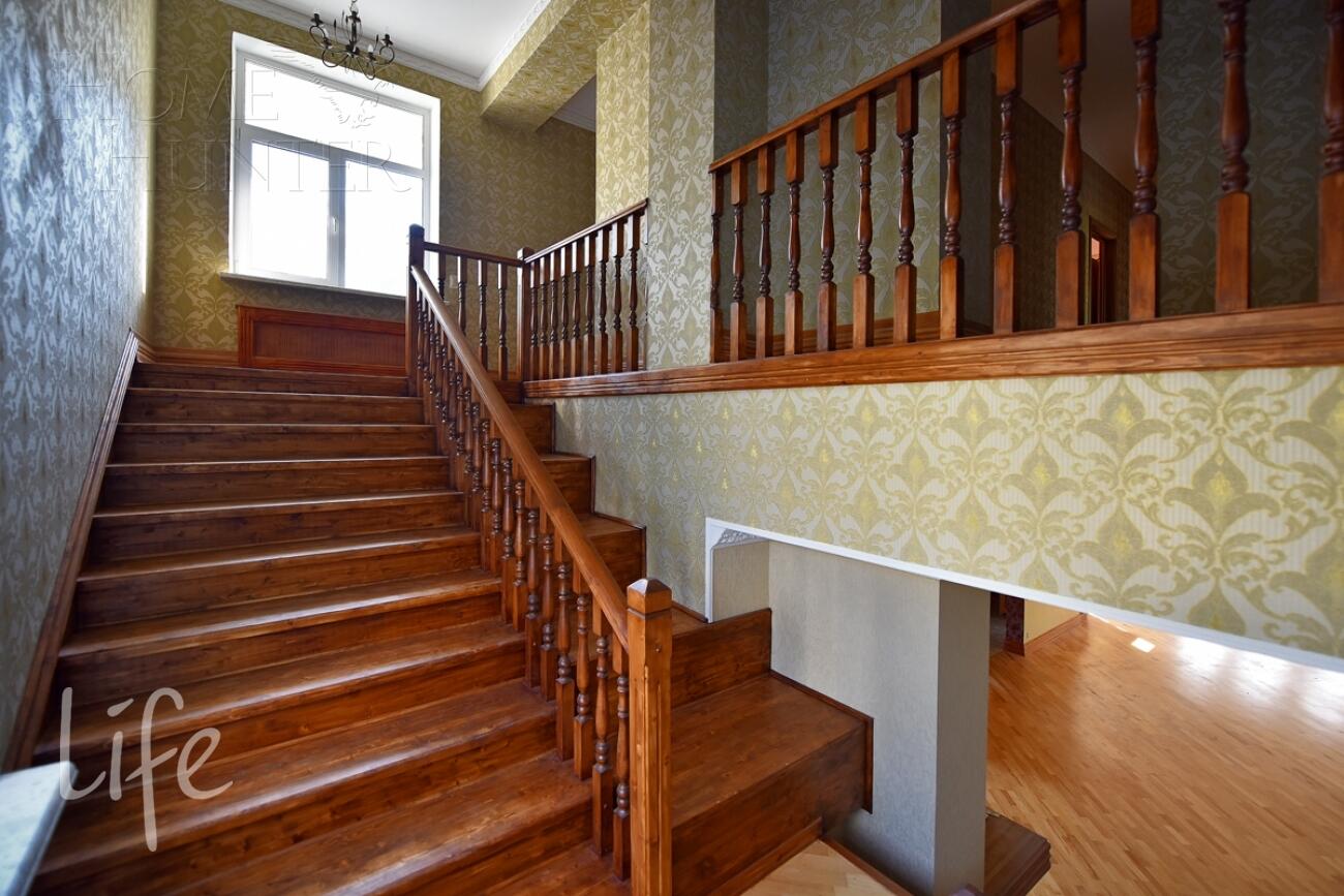 2-этажный коттедж 1 300 м² с отделкой