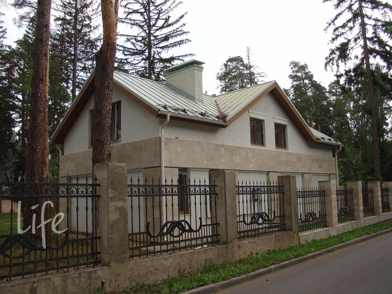 2-этажный коттедж 1 200 м² без отделки