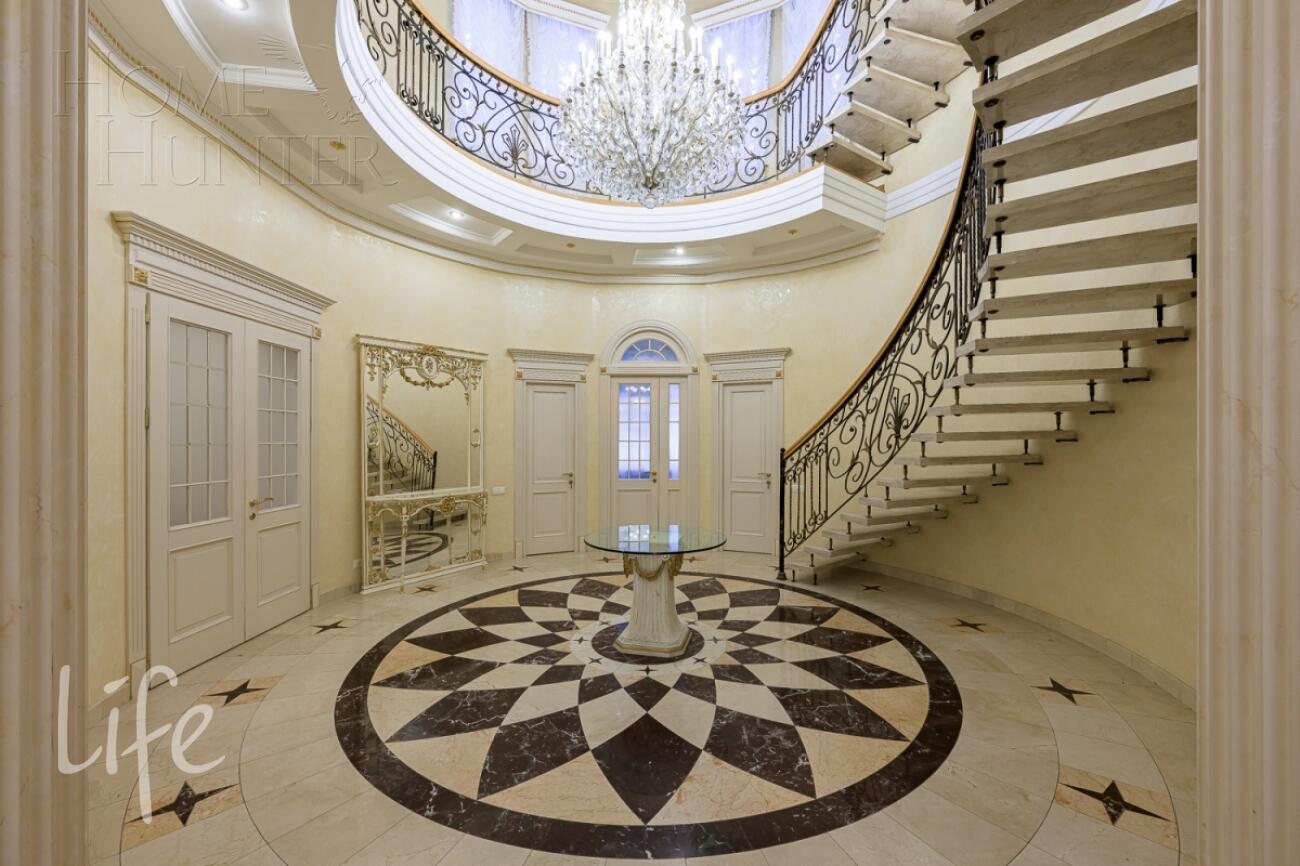 2-этажный коттедж 1 250 м² с отделкой