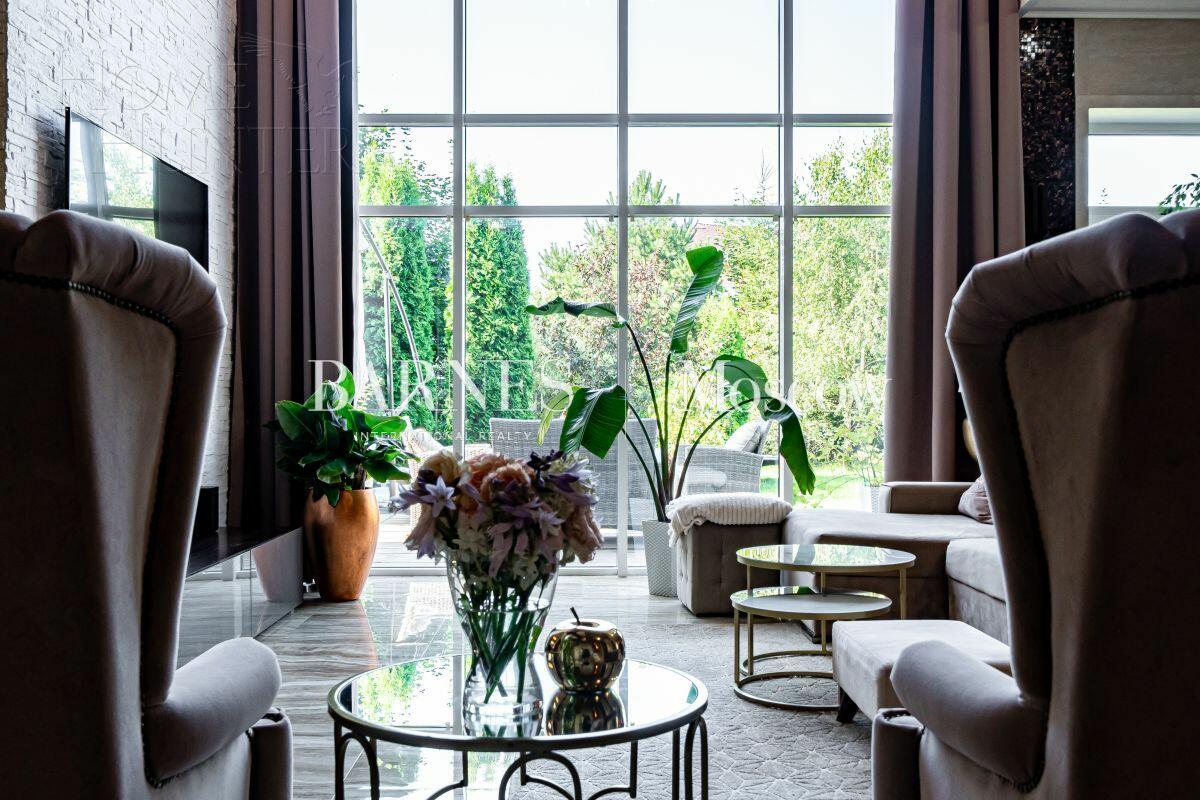 2-этажный коттедж 328 м² с отделкой