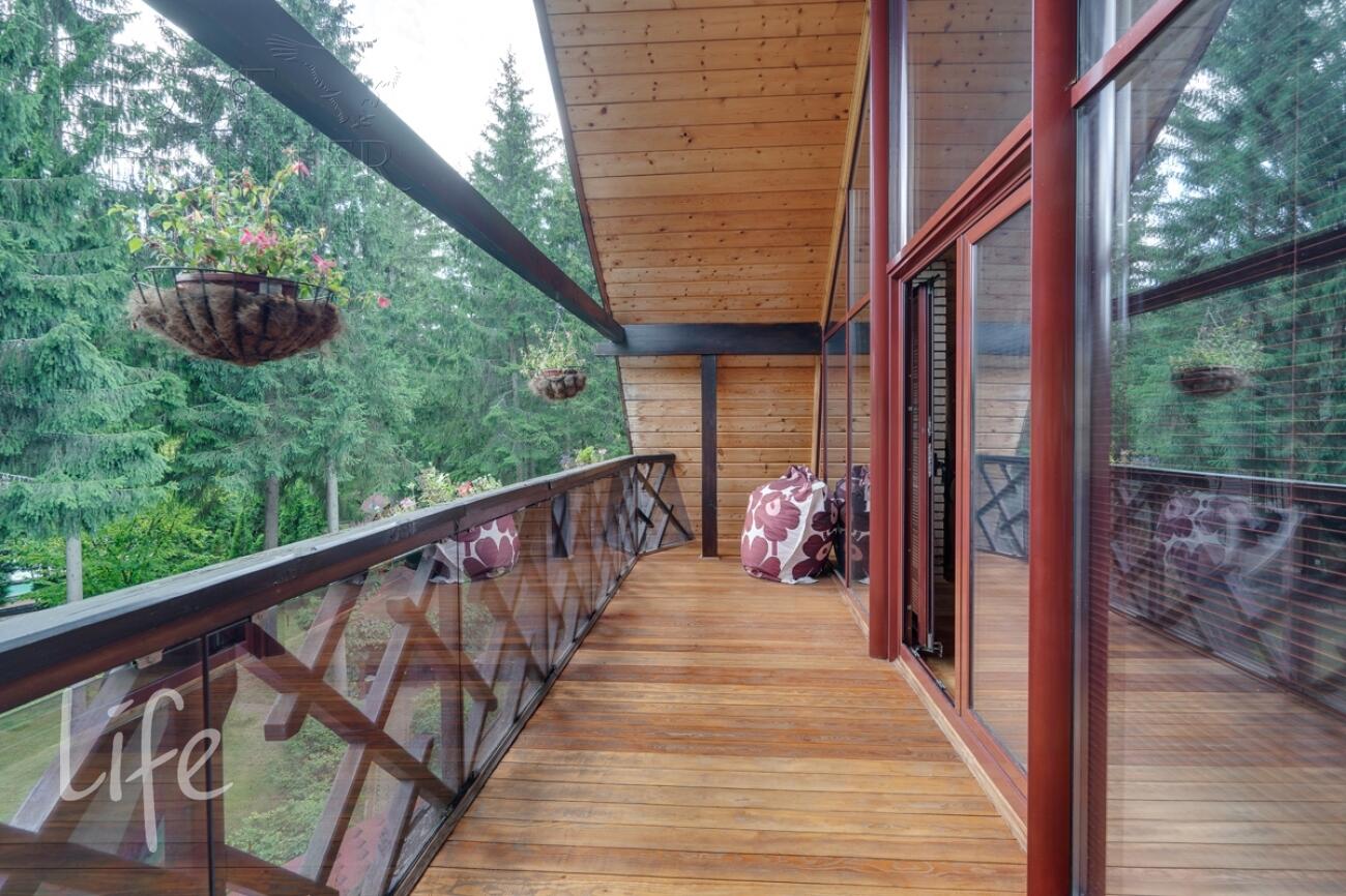 3-этажный коттедж 650 м² с отделкой